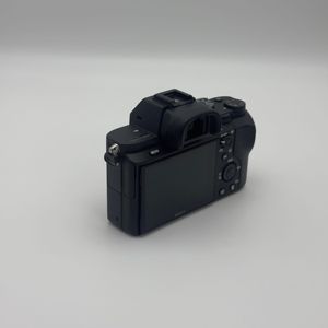 Appareil photo hybride <span class=keywords><strong>Sony</strong></span> A7 II d'occasion, <span class=keywords><strong>Sony</strong></span> A7 II d'occasion avec batterie et chargeur, appareil photo hybride d'occasion avec emplacement pour carte SD - Product Image 4