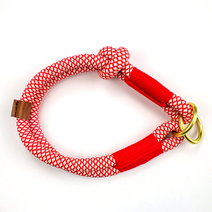 Correa de Nailon Roja con Diseño Geométrico y Lazo Acolchado, Estilo Simple para Perros - Product Image 1