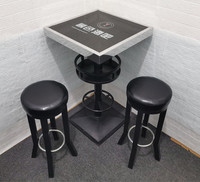 Meubles de bar de style moderne pour discothèque, table de bar carrée en acier inoxydable, ensemble de table haute avec tabourets de bar