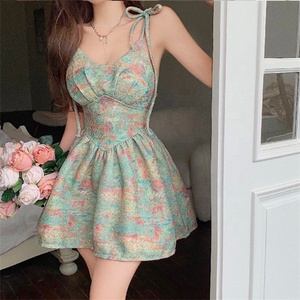 Nouvelle Robe d'été TKS 2026 pour Femme, Imprimé Peinture à l'Huile Vintage, Bretelles Fines, Douce et Élégante, Coupe Ajustée - Product Image 1