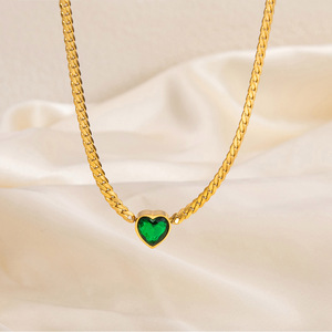 Collar con colgante en forma de corazón, chapado en oro de 18 quilates, con engaste de bisel de acero inoxidable, para mujer, joyería de fiesta, cadena para clavícula. - Product Image 3