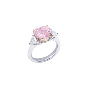 Anillo de Diamantes Hecho a Mano de Alta Demanda para Mujer, Joyería Elegante de Moda, Colección para Bodas y Regalos, Disponible para la Venta - Product Image 1