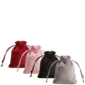 Pochette d'emballage pour bijoux en velours personnalisée avec cordon de serrage, pour bagues et clous, imprimée à l'écran, sac cosmétique recyclable - Product Image 1