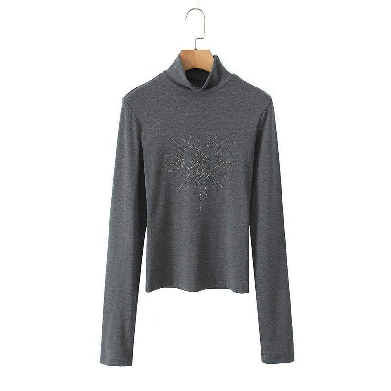 เสื้อสีเทา