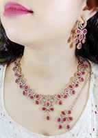 Ensemble collier et boucles d'oreilles tendance en laiton plaqué or, Maangtikka |   Bijoux de mariage pour fête, fiançailles, anniversaire, cadeau