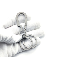 Porte-clés en alliage de titane personnalisé pour clé de voiture, ouvre-bouteille, mousqueton, porte-clés avec porte-clés à Double couche