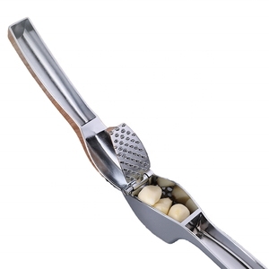 Prensa y pelador de ajo de aleación de zinc Manuel, herramienta de cocina de metal para triturar verduras, incluido el ajo - Product Image 2