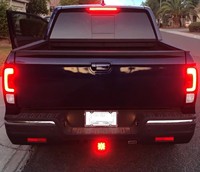 Luz de freno universal de 12V y 2500 lúmenes, 35W, Plug & Play, para cubierta de enganche de remolque de 2 pulgadas, para camionetas y RVs, con lente roja ahumada