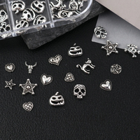 12 Grilles de Breloques d'Ongles Halloween, Décorations Métalliques Rétro en Argent Vieilli, Bijoux d'Ongles Gothiques Punk avec Crâne, Citrouille, Étoile, Chat