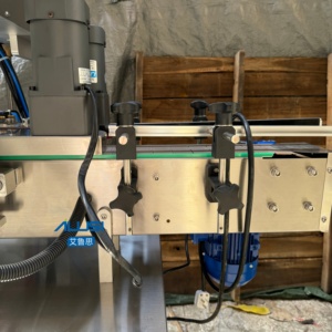 Machine automatique de capsulage de bouteilles pour shampoing, lotion, détergent - Product Image 6