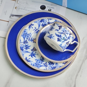 Hot Selling Gold Rim Fine Bone China Porcelain Dinner Set Wholesale Ceramic Wedding Decoration Blue <b>Dinnerware</b> Set - Product Image 4