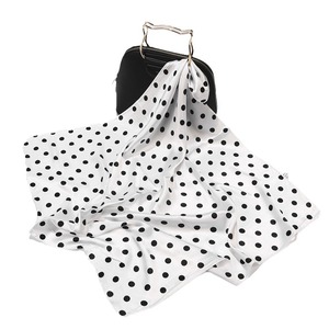 Bufanda y chales de mujer cálidos de primavera y verano de alta calidad, bufandas de gasa con cuello de <span class=keywords><strong>cabeza</strong></span> de <span class=keywords><strong>playa</strong></span> con estampado de lunares para mujer - Product Image 3
