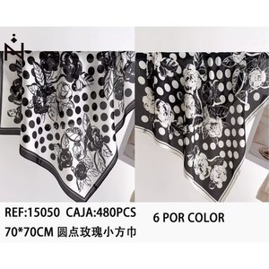 Foulard Quadrato Piccolo a Pois con Rose 70x70cm, Accessorio Moda per Donna - Product Image 3