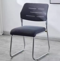 Réunion de bureau bon marché formation informatique maille de jambe en métal peut être empilé et chaise de bureau personnalisée