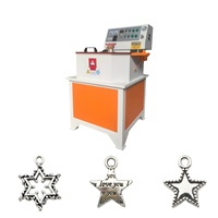 Zinklegierungs-Schleudergussmaschine Manuelle Version Zentrifugalgussmaschine für Ausgeschnittene Anhänger / Hohlanhänger