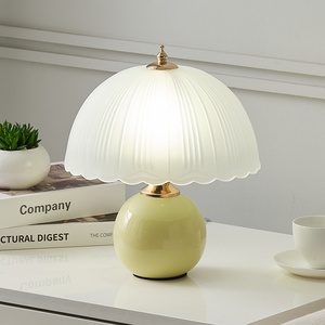 Hiện đại <span class=keywords><strong>Frosted</strong></span> <span class=keywords><strong>Glass</strong></span> Kết cấu đèn bàn cho phòng ngủ kem phong cách cạnh giường ngủ trang trí đèn với bầu không khí ấm áp pin Powered - Product Image 4