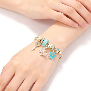 Bracciale Regolabile in Acciaio Inossidabile Placcato <span class=keywords><strong>Oro</strong></span> 18K con Ciondoli a Farfalla, Fiore, Chiave e Smalto, Braccialetto con Perline, Gioielli Moda Donna - Product Image 4
