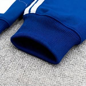 Hoodie zippé court et ample en coton épais 400 g/m² avec ourlet effiloché et patch brodé lettres, style streetwear personnalisé 2026 pour homme - Product Image 3