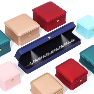 Boîte à bijoux LED colorée personnalisée EVERWIN, boîte d'emballage cadeau pour bague, collier, bracelet, insert en velours, boîte de présentation de bijoux - Product Image 2