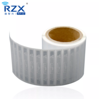 Puce RFID UHF personnalisée étiquette autocollante étiquette RFID étiquette RFID UHF pour l'entrepôt/vêtements/gestion logistique