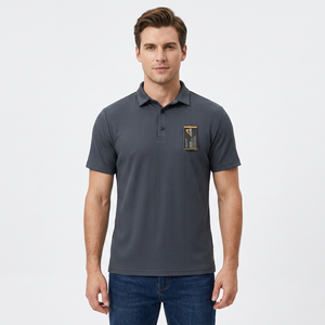 Chemise pour homme en polyester vert olive à manches courtes, couleur unie, décontractée, avec poche avant, logo imprimé, tissu jersey respirant, ODM - Product Image 4