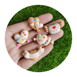 San valentino manchi incanta i cabochon a cuore con retro piatto in resina per materiali di riempimento melmosi - Product Image 1