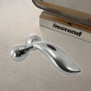 Masaje Facial Manual 3D Masajeador de forma de cuerpo 360 Rodillo giratorio en forma de Y Eliminador de arrugas de acero inoxidable Herramienta de cuidado de belleza para la cara - Product Image 3