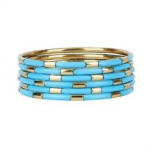 Brazalete Abierto de Latón Chapado en Oro y Resina Hecho a Mano, Estilo Boutique Premium para Mujer, Ideal para Bodas, con Certificación IGI - Product Image 1