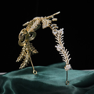 LUOXIN Serre-tête de mariée exquis et élégant en alliage incrusté de strass avec motif floral ajouré - Product Image 4