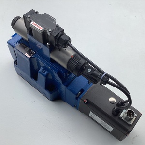 วาล์วควบคุมทิศทางแบบสัดส่วนรุ่น 4WRTE25W6-350L-4X/6EG24ETK31/A1M หมายเลข R900954298 แบบควบคุมด้วยนักบินไฮดรอลิก - Product Image 2