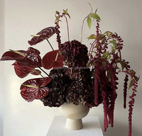 Centre de table pour mariage, fête ou événement, rose bordeaux, feuille d'eucalyptus verte, fleur artificielle en soie verte et blanche, boule de fleurs