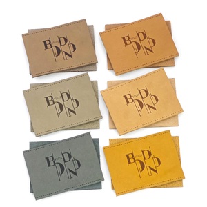 Étiquette en cuir personnalisée, étiquette en cuir véritable, logo en cuir véritable embossé et personnalisé pour sacs, sacs à main, vêtements - Product Image 1