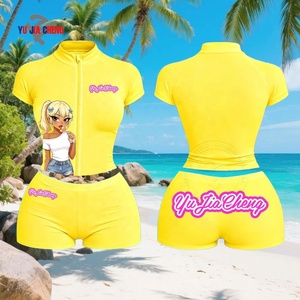 Completo Sportivo Estivo da Donna con Logo Personalizzato, Top con Mezza Zip e Leggings Corti, Set Fitness in Due Pezzi - Product Image 1