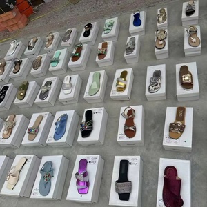 Sandalias Planas <span class=keywords><strong>de</strong></span> Talla Grande para <span class=keywords><strong>Mujer</strong></span> para Uso Exterior en Verano, Tendencia Versátil <span class=keywords><strong>de</strong></span> Verano para <span class=keywords><strong>Mujer</strong></span>, <span class=keywords><strong>Chanclas</strong></span> <span class=keywords><strong>de</strong></span> <span class=keywords><strong>Playa</strong></span> con Diseño Mixto - Product Image 1