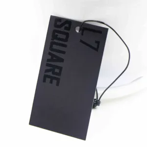Cartão preto de luxo personalizado LOGOTIPO UV Impressão Vestuário Pendurar Tags com String Vestuário T-shirt Nome Preço Swing Tags