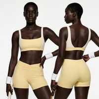 Ensemble de yoga pour femmes : soutien-gorge de sport à maintien élevé et short froncé à la taille – Tenue de sport respirante pour l'entraînement physique – Vente en gros
