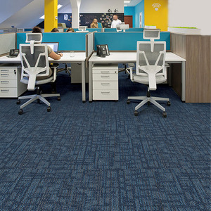 Tappeto a strisce quadrate in stile moderno imbottito in polipropilene pavimento modulare per ufficio per uso Versatile decorazione commerciale per la casa - Product Image 2