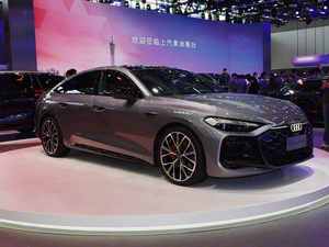 รถยนต์ Audi A5 2025 <span class=keywords><strong>Sportback</strong></span> 45TFSI Quattro 2.0T เบนซิน เกียร์อัตโนมัติ พวงมาลัยซ้าย สีดำ ล้อแม็ก R19 หลังคาพาโนรามิก ซันรูฟ ซีดาน รุ่นใหม่ ขายดี - Product Image 3