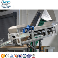 Nouvelle machine complète Peak pour le soufflage, le remplissage et le bouchage d'eau, destinée aux lignes de production d'eau minérale pure.