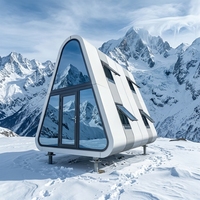 Maison préfabriquée en acier, capsule spatiale triangulaire, résistante au feu et à l'eau, à faible consommation d'énergie, type Apple Pod, pour une maison de vacances complète.