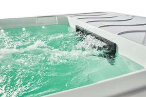 Moderna Piscina Spa Idromassaggio da Esterno in Acrilico Bianco con Design in Fibra di Vetro, Installazione Autoportante e Sistema di Drenaggio per Massaggio - Product Image 5