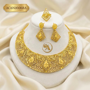 Conjunto de Collar y Aretes Chapados en Oro Estilo Ghana, Diseño Geométrico, Joyería para Mujer - Product Image 1