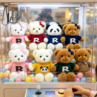 En gros Ours en peluche multicolore en forme de pull pour machine à griffes d'arcade, avec logo personnalisé
