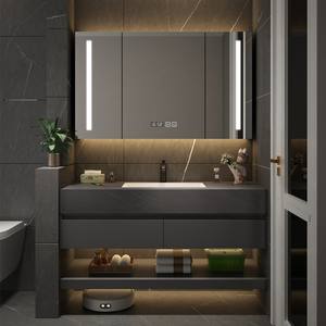 Mueble de baño moderno minimalista con lavabo cerámico integrado, espejo inteligente y gabinete. - Product Image 3