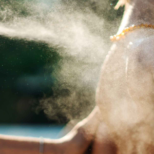 Private Label Vegan SPF <span class=keywords><strong>50</strong></span> protezione <span class=keywords><strong>solare</strong></span> Spray minerale bagliore <span class=keywords><strong>corpo</strong></span> e viso luccicante nebbia <span class=keywords><strong>crema</strong></span> <span class=keywords><strong>solare</strong></span> minerale personalizzabile - Product Image 4