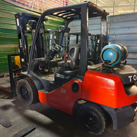 Chariot élévateur GPL double carburant 3 tonnes, 500 heures d'utilisation, en promotion pour entrepôts et usines au Chili, au Pérou et en Colombie