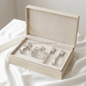 Perfume Masculino con Detalles en Dorado, Aroma Ligero y Duradero, Fragancia Fresca y Amaderada, Set de Regalo en Caja para Navidad - Product Image 6