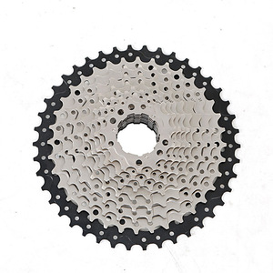 Cassette de vélo argentée et noire 11 vitesses 11-42T en alliage pour VTT et vélo de route - Product Image 1