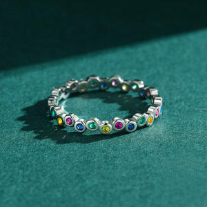 Anello Eternity F1621 in Argento 925 con Incastonatura a Castone e Pietre Multicolore, Unisex per Uso Quotidiano - Product Image 6