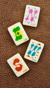 Nouvel arrivage Ningbo <span class=keywords><strong>Leti</strong></span> : Ensemble de Mahjong américain de luxe personnalisé à couche unique de 160 pièces, inspiré du Mahjong Crisloid Letra - Product Image 4